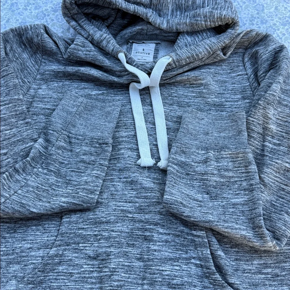 Athletic Apparel. Esstive hoody. Size L - Picture 3 of 4